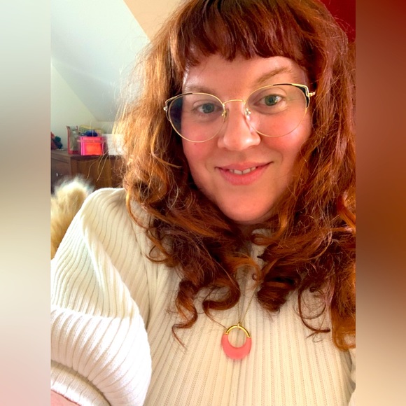 Meet your Posher, Natalie - Picture 1 of 6